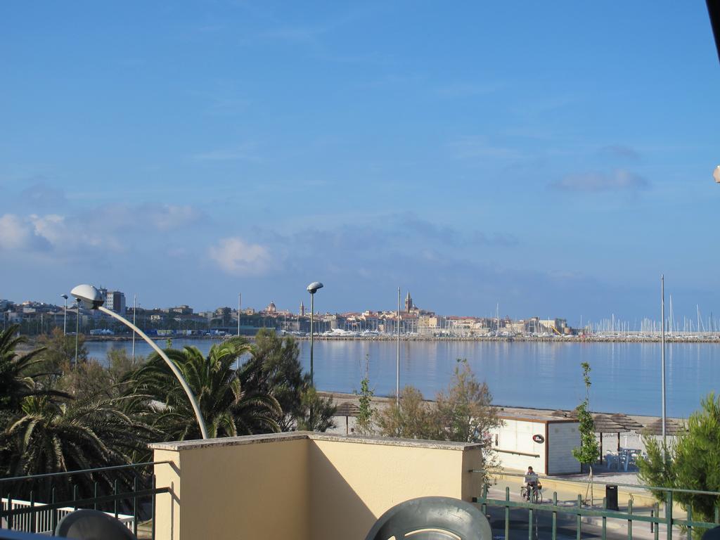 La Terrazza - Residenze Maricharme Apartment Алгеро Екстериор снимка